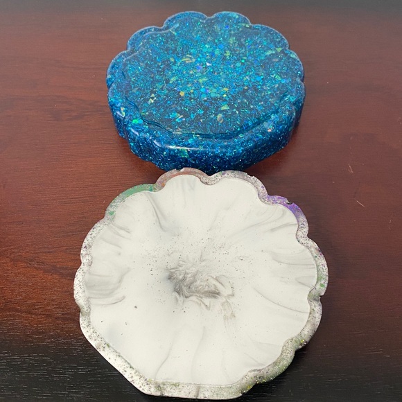 Shell Jewelry / Storage Box - Picture 6 of 9